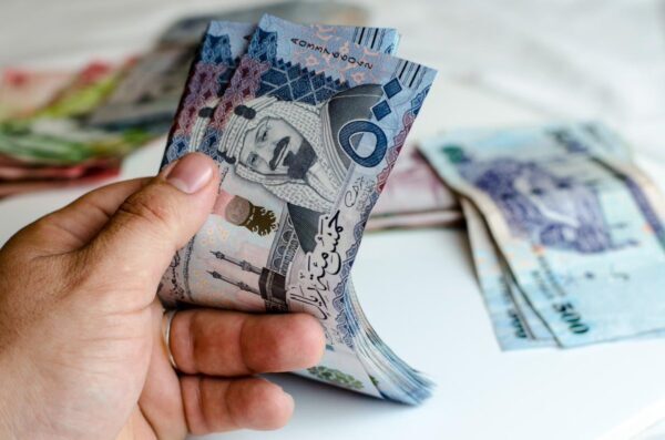 كم راتب التقاعد بسلم الرواتب للمدنيين والعسكريين
