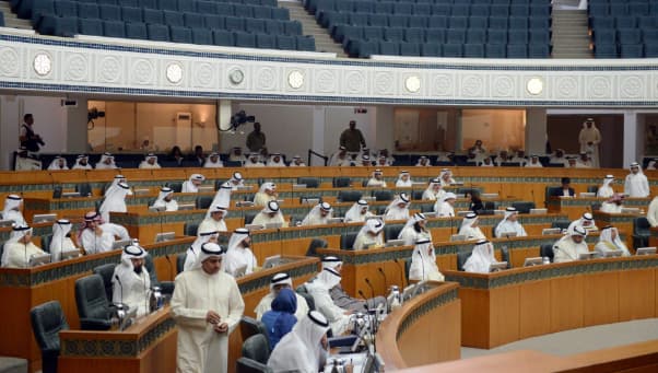 شراء سنوات خدمة للموظفين الراغبين بالتقاعد 2025 الكويت وكيفية حسابها والشروط