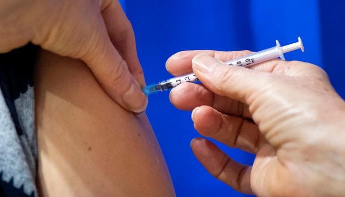 شروط تطعيم الجرعه الثالثه من لقاح كورونا 2025 cov19 vaccine في الكويت