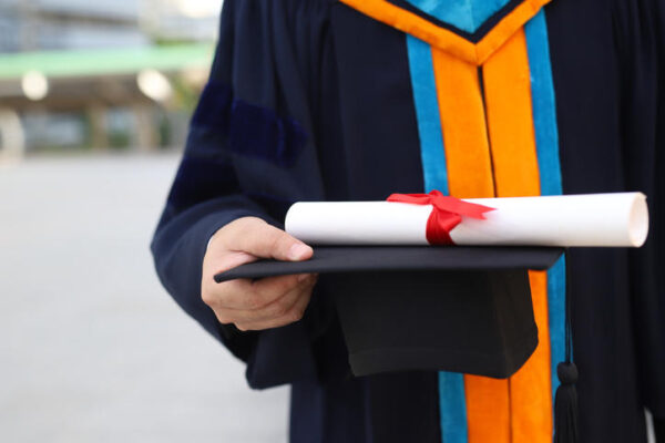 كم معدل مرتبة الشرف الاولى جامعة الملك فيصل؟