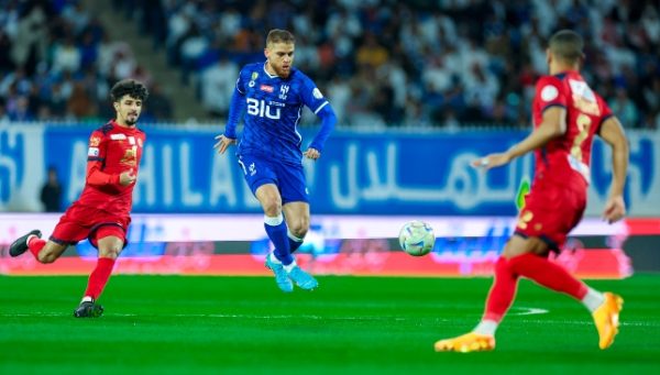 موعد مباراة ضمك والهلال! ما هي القنوات التي يمكن مشاهدة مباراة الهلال وضمك من خلالها؟