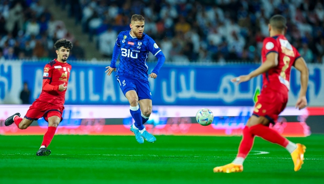 موعد مباراة ضمك والهلال! ما هي القنوات التي يمكن مشاهدة مباراة الهلال وضمك من خلالها؟