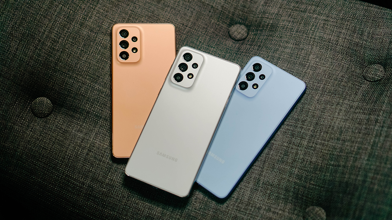 بتصميم زجاجي ومقاوم للماء .. احصل على جوال سامسونج Galaxy A73 5G بكاميرا عالية الجودة لتصوير مميز