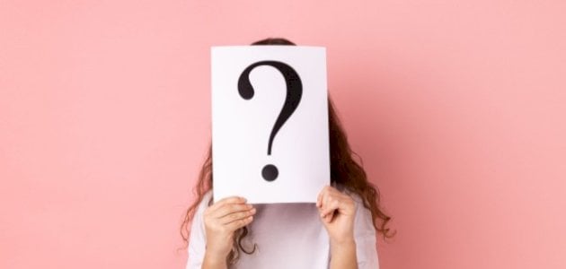 اسئلة صراحة للبنات : هل علاقات مواقع التواصل الاجتماعي تكون حقيقية؟