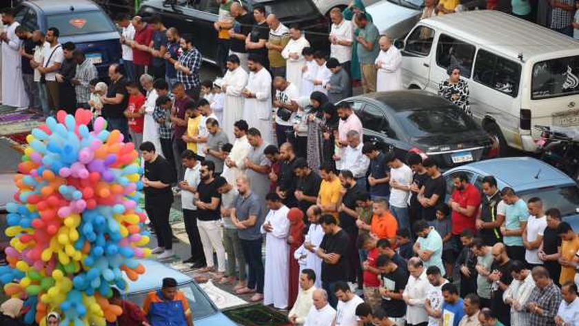 حكم ترك صلاة العيد .. هل هي فرض أم سنة؟ التفاصيل كاملة من هُنـــــا