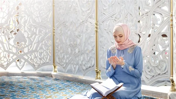 حكم صلاة العيد لِلنِّسَاءِ في المسجد وهل هي فرض على النساء؟