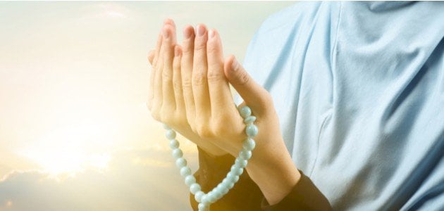 دعاء الصباح قصير : أعوذ بكلمات الله التامات من شر ما خلق