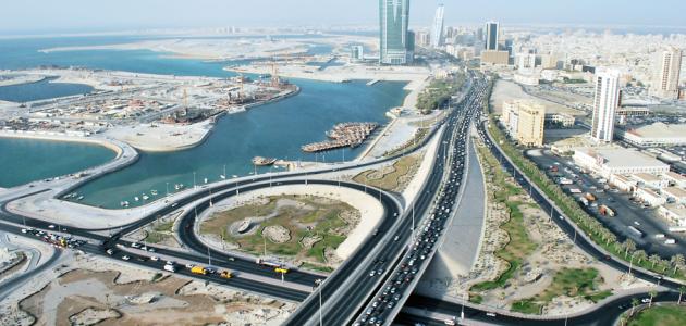 كم عدد سكان البحرين 2025 بالتفصيل والمدن الموجودة بها