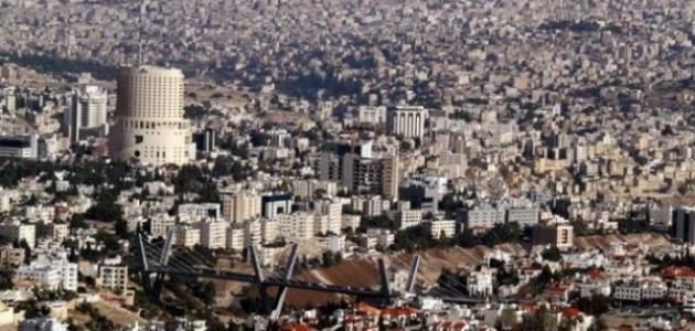 كم عدد سكان سلطنة عمان 2025 وكم مساحة دولة عمان؟