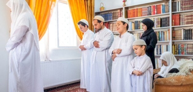 هل يمكن قضاء صلاة العيد في البيت؟ حكم من فاتته صلاة العيد