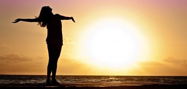 أجمل ما قيل عن المرأة في الشعر 2025 عبارات جميلة عن المرأة : جمالك ليس له مثيل فيعمل علي خطف  الانتباه، كما يعمل على الجميع تأثير يشبع السحر