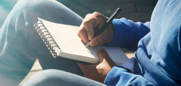 أجمل ما قيل في الاعتذار للحبيب : “أعتذر لك على أي جرح قد سببته لك، وأعدك أنني سأبذل قصارى جهدي لأكون لك الداعم والشريك الصادق.”