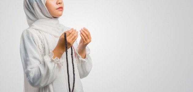اجمل دعاء للوالدين مميز وجميل : وأدعوك يا الله أن تنور قبورهم ولا تجعلهم ينالون عذاب القبر.
