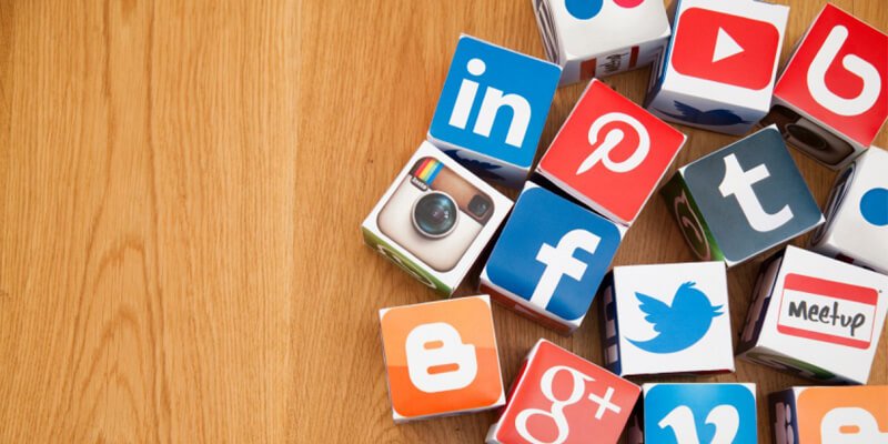 موضوع عن مواقع التواصل الاجتماعي كامل العناصر