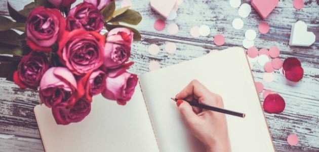 بوستات حب قصيرة ومميزة : أنت الشخص المفضل الذي أحب أذهب إليه في فرحي وفي حزني.