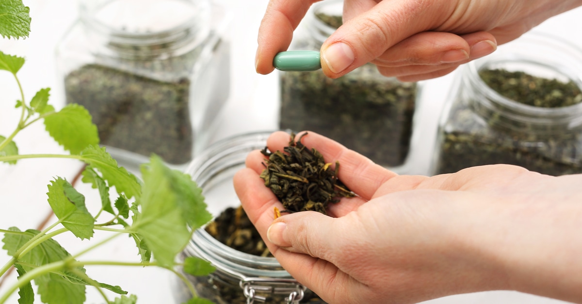 ما هي طرق علاج مرض السرطان بالأعشاب 2025 ومعرفة مراحل تطور مرض السرطان