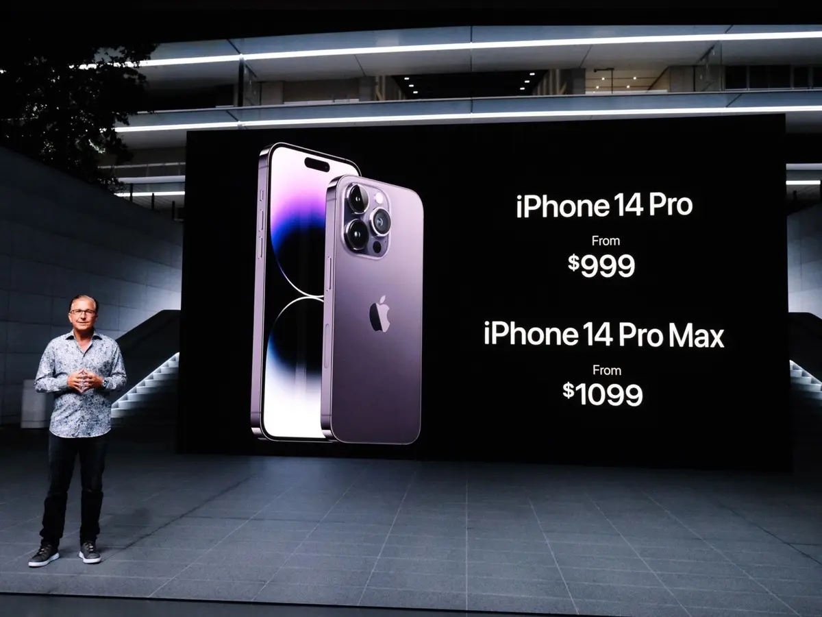 الهاتف المقاوم للماء والغبار .. جوال iPhone 12 Pro بمزايا رائعة تعرف عليها من هُنــا