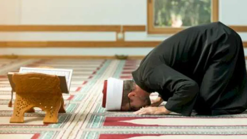 كيف نصلي صلاة قيام الليل وكم عدد ركعاتها والسور المقروءة فيها وفضل قيام الليل