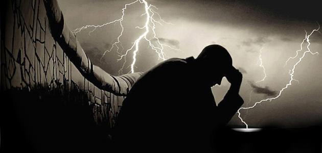 عبارات عن الحزن والآلم وأجمل العبارات التي قيلت في الحزن : إذا تمكن الحزن والألم من النفس يصعب الحصول على السعادة بأي شكل إن كان