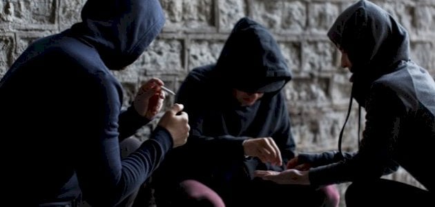 ما هي الآثار الاقتصادية للمخدرات والنفسية والاجتماعية؟