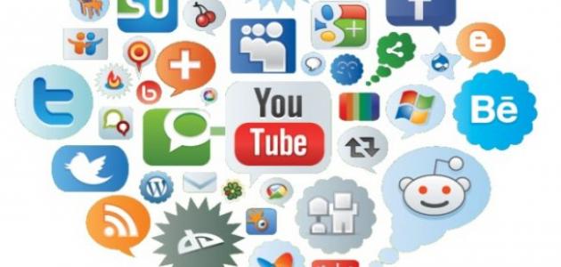 تعبير عن مواقع التواصل الاجتماعي كامل العناصر