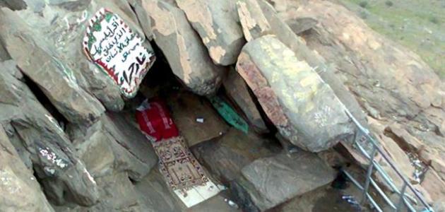 نزل الوحي على الرسول في غار حراء وعمره