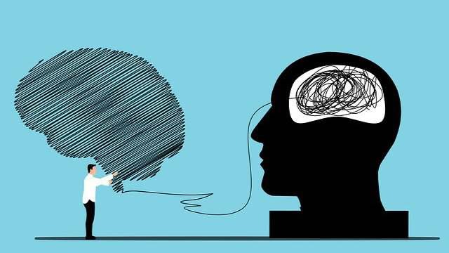ما معنى التماهي في التحليل النفسي .. عيوب الافراط في التقمص