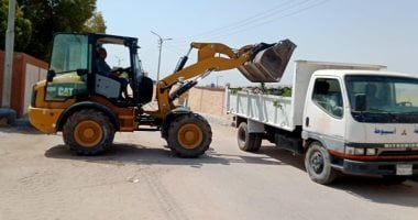 حملات نظافة مستمرة لإزالة المخلفات بقرى أبوتيج بأسيوط