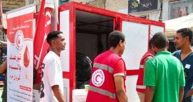 مبادرة للتبرع بالدم فى إسنا بالتعاون بين محافظة الأقصر والهلال الأحمر.. صور