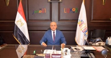 محافظ الأقصر يقدم تعازيه لأسر ضحايا حادث تصادم بالطود