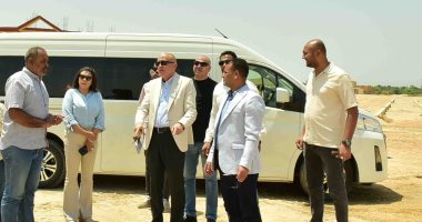 محافظ الأقصر يوجه لتهيئة طرق المنطقة الصناعية بالبغدادى للمستثمرين
