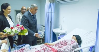محافظ الإسكندرية يتفقد مصابي حادث غرق شاطئ أبو تلات