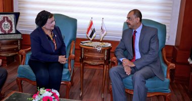 محافظ سوهاج يستقبل نائب وزير الصحة لمناقشة القضايا الصحية