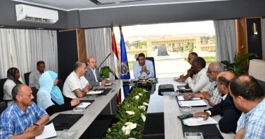 محافظ أسوان يناقش تحديات مشروع وادي النقرة وأهم التفاصيل